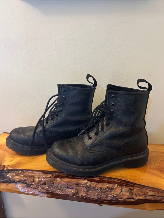 Dr. Martens Other - Dr. Martens 1460 W "Little Flowers" boots Size 5